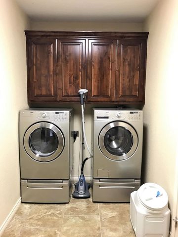 1513 Club Dr, Midland, TX 79701