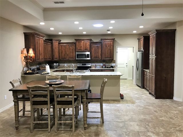 1513 Club Dr, Midland, TX 79701