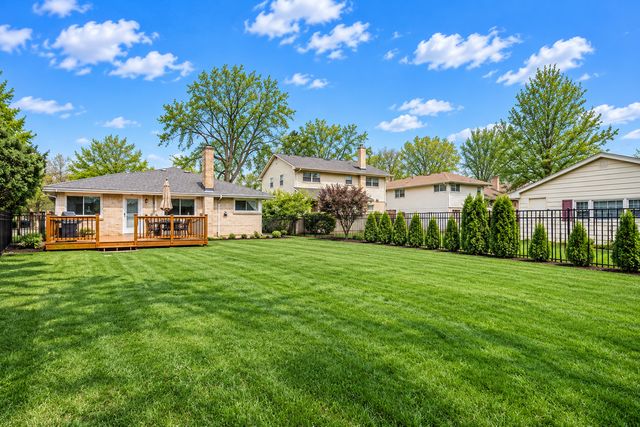 961 S Kent Avenue, Elmhurst, IL 60126