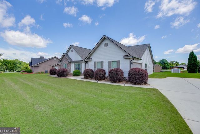 818 Bradmore Court, Hoschton, GA 30548
