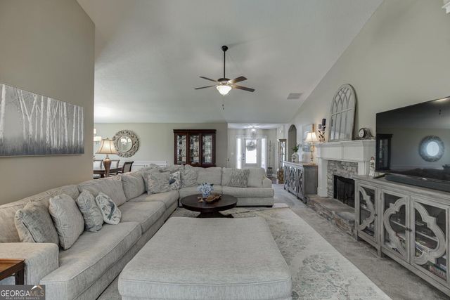 818 Bradmore Court, Hoschton, GA 30548