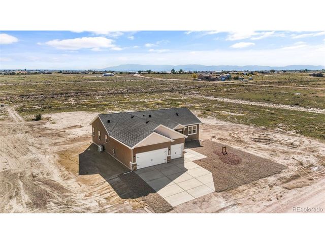 824 E Loma Dr, Pueblo West, CO 81007