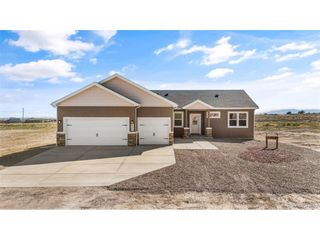 824 E Loma Dr, Pueblo West, CO 81007