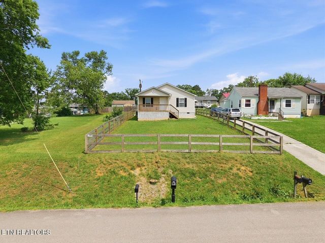 2721 Carson Ave, Knoxville, TN 37917