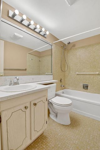 265 Windsor L, West Palm Beach, FL 33417