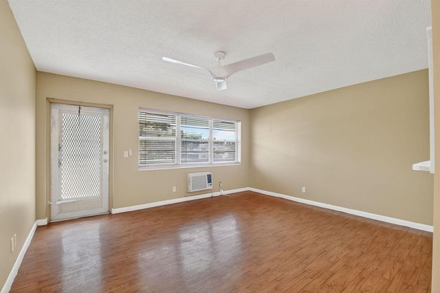 265 Windsor L, West Palm Beach, FL 33417
