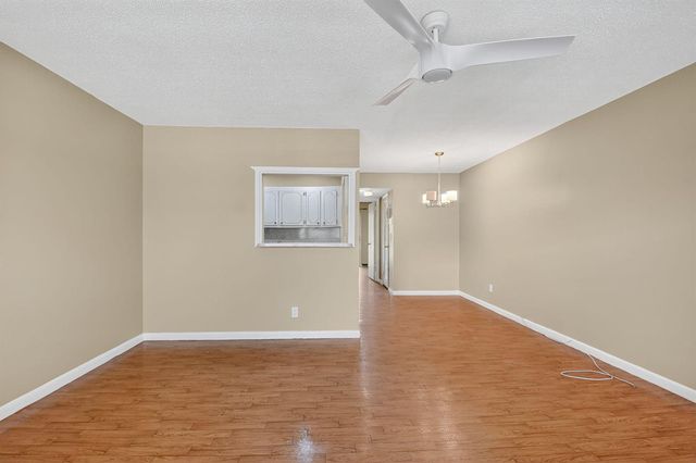 265 Windsor L, West Palm Beach, FL 33417