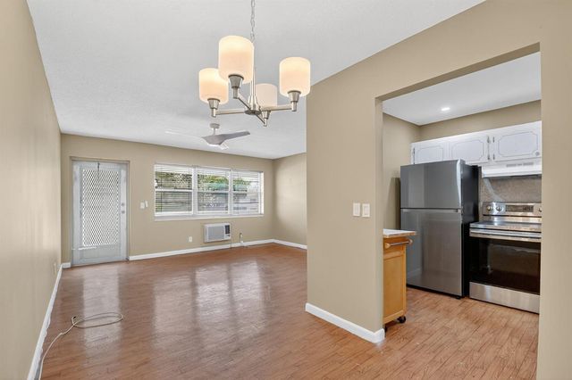 265 Windsor L, West Palm Beach, FL 33417