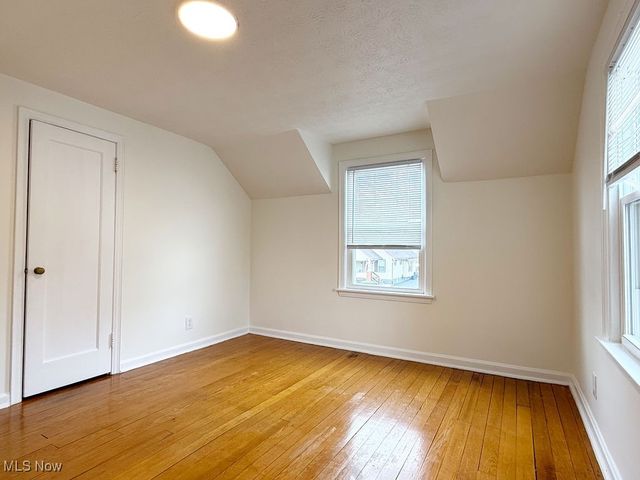 327 Adelaide, Warren, OH 44483