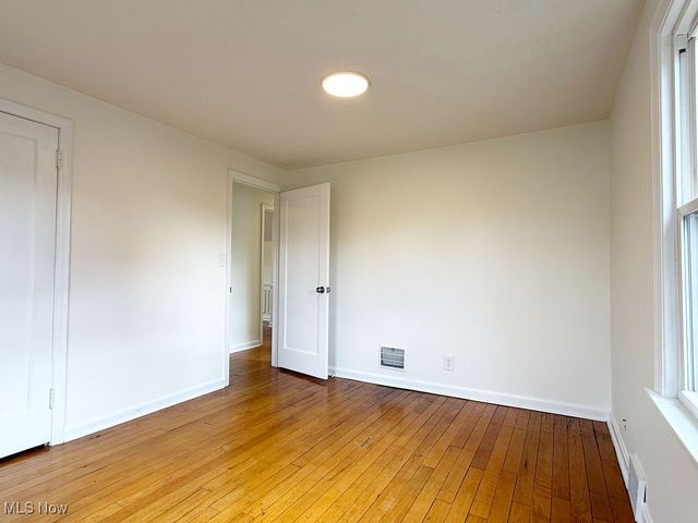 327 Adelaide, Warren, OH 44483