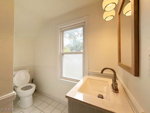 327 Adelaide, Warren, OH 44483