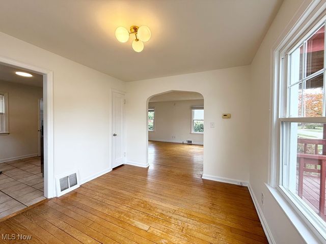 327 Adelaide, Warren, OH 44483