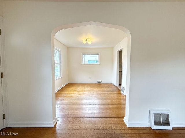 327 Adelaide, Warren, OH 44483