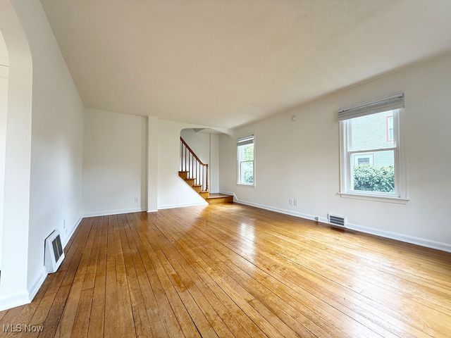 327 Adelaide, Warren, OH 44483