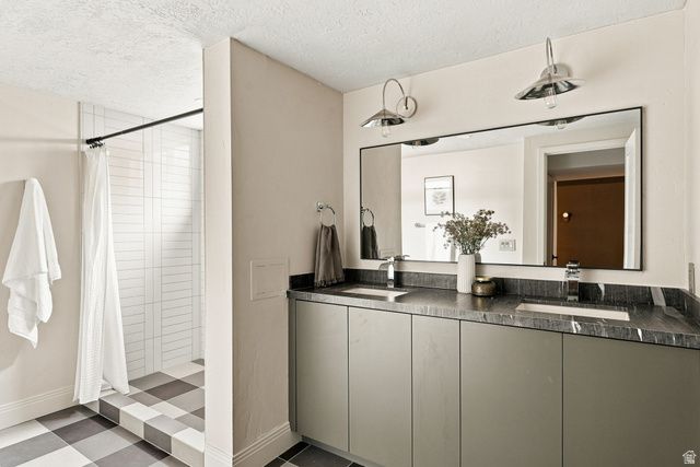 3983 S MERCURY DR, Holladay, UT 84124