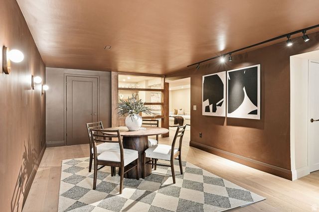 3983 S MERCURY DR, Holladay, UT 84124