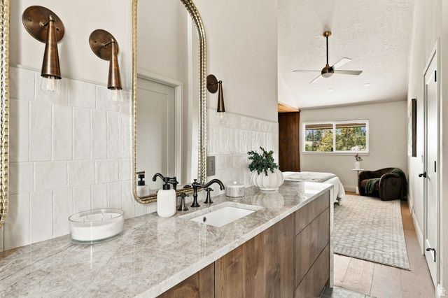 3983 S MERCURY DR, Holladay, UT 84124