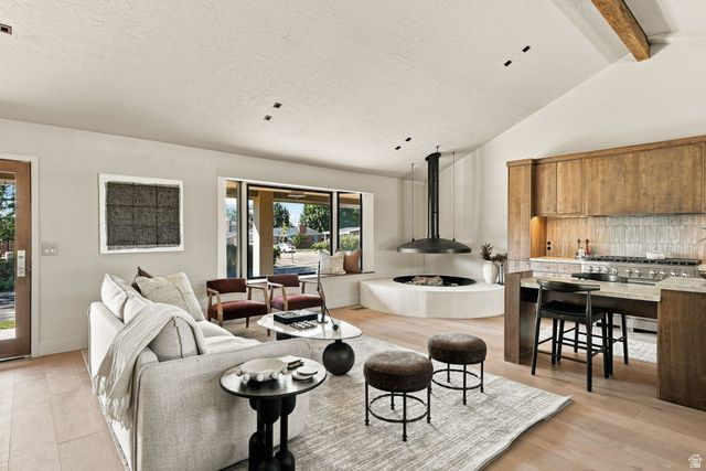 3983 S MERCURY DR, Holladay, UT 84124