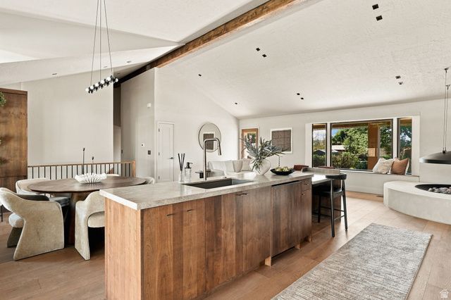 3983 S MERCURY DR, Holladay, UT 84124