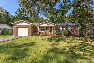 416 Waldrop Road, Rainbow City, AL 35906