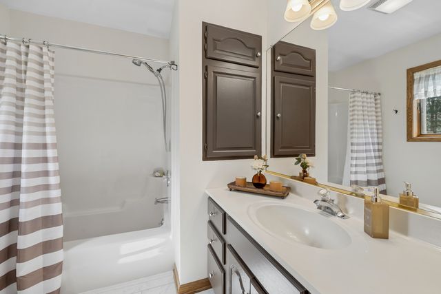 4845 Macwood Drive, Richmond, IL 60071