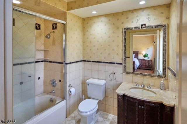 15 Michelle Way, Montville Twp., NJ 07058