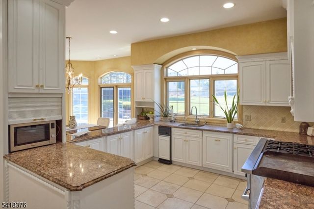 15 Michelle Way, Montville Twp., NJ 07058