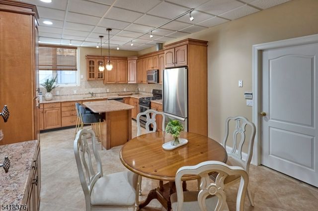 15 Michelle Way, Montville Twp., NJ 07058