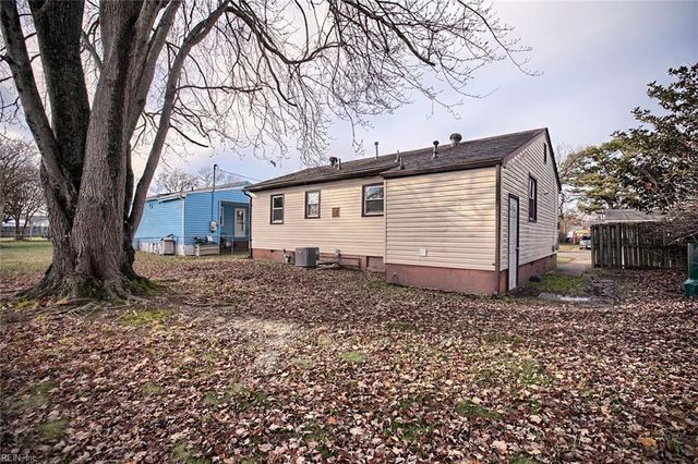 1110 74th ST, Newport News, VA 23605