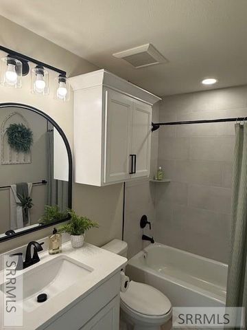 6410 Ender Ln, Idaho Falls, ID 83401