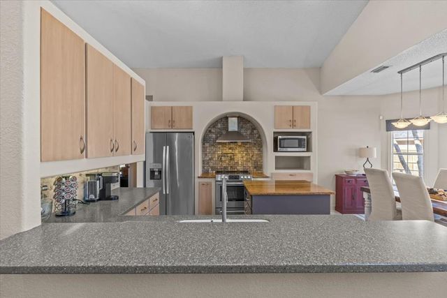 218 W Roxbury, Dothan, AL 36305