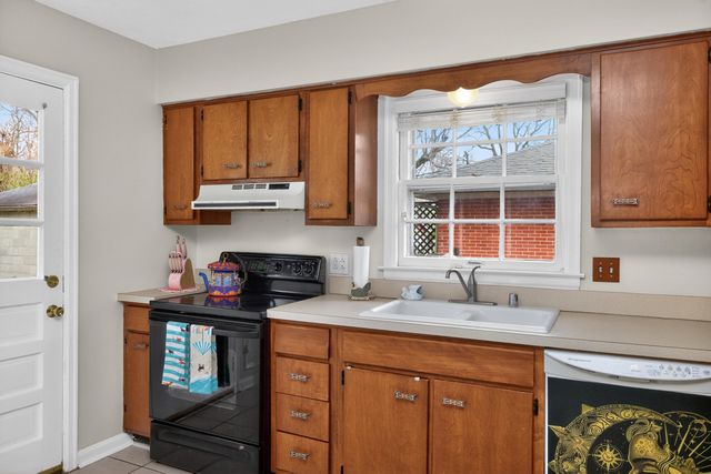 679 Sheridan Drive, Lexington, KY 40503