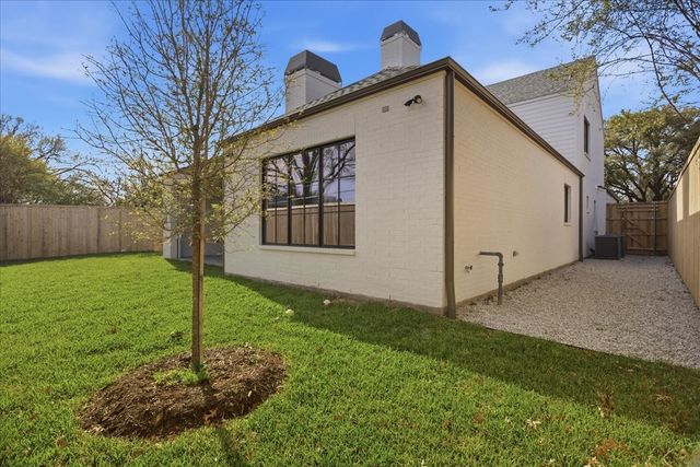 6804 Santa Maria Lane, Dallas, TX 75214