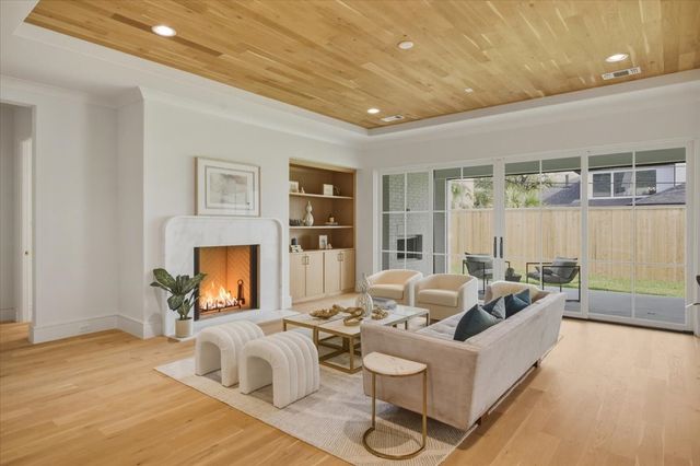 6804 Santa Maria Lane, Dallas, TX 75214