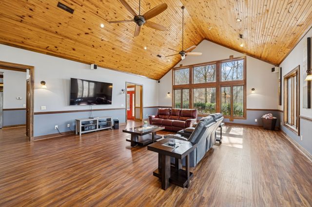 480 Defeated Creek Rd, Centerville, TN 37033