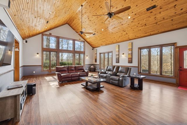 480 Defeated Creek Rd, Centerville, TN 37033