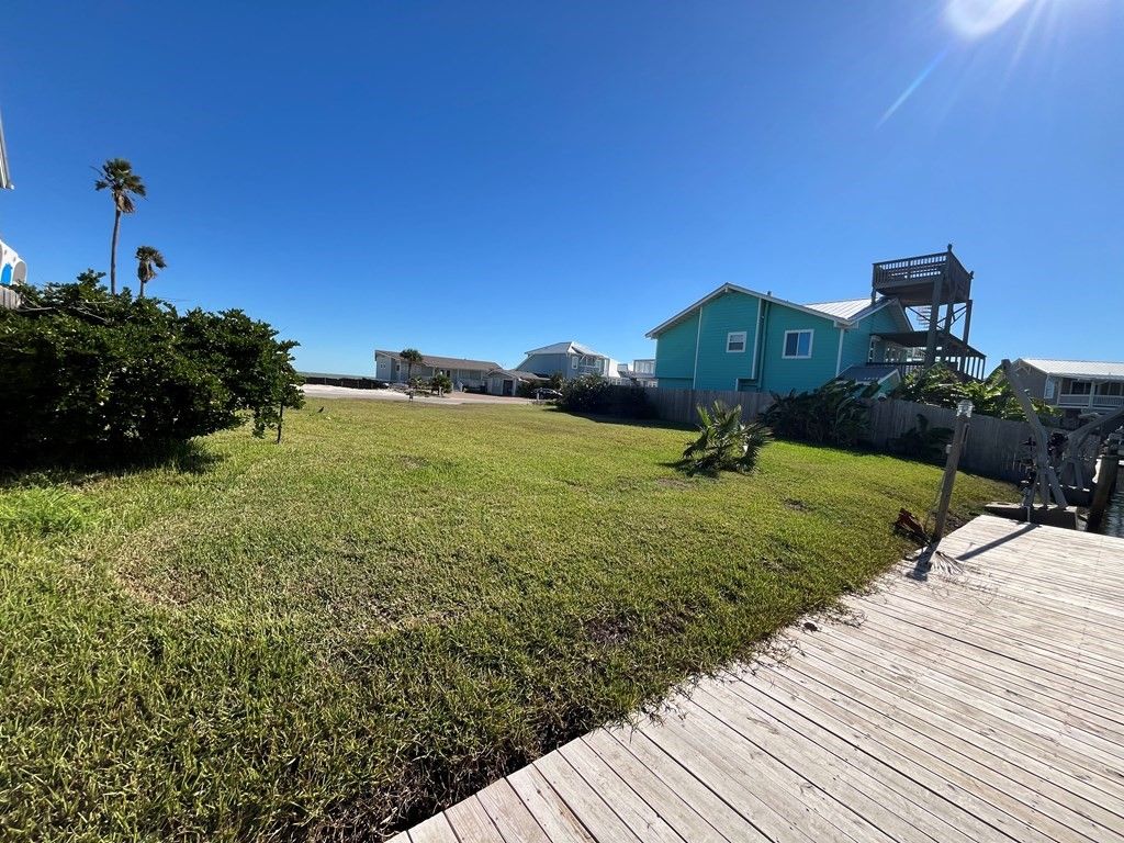 1859 Bay Shore Dr, Rockport, TX 78382 — photo 2