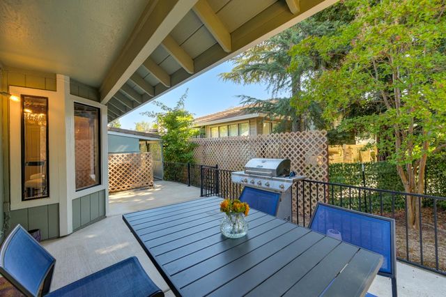 14900 Lago Dr, Rancho Murieta, CA 95683