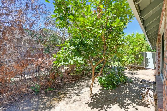 14900 Lago Dr, Rancho Murieta, CA 95683