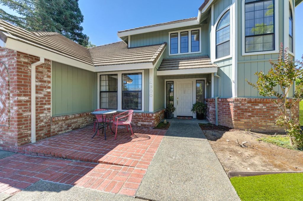 14900 Lago Dr, Rancho Murieta, CA 95683