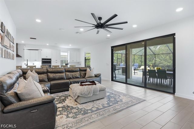 11035 Hanging Vine DR, Fort Myers, FL 33913