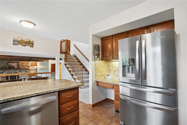 2040 Sandalwood Drive NE, Cedar Rapids, IA 52402