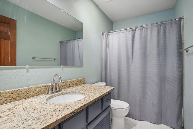 2040 Sandalwood Drive NE, Cedar Rapids, IA 52402