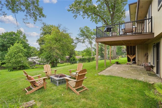 2040 Sandalwood Drive NE, Cedar Rapids, IA 52402