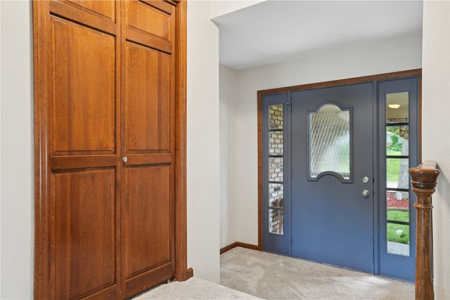 2040 Sandalwood Drive NE, Cedar Rapids, IA 52402