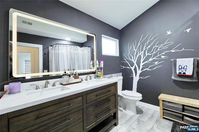 84 Center Avenue, Little Falls, NJ 07424