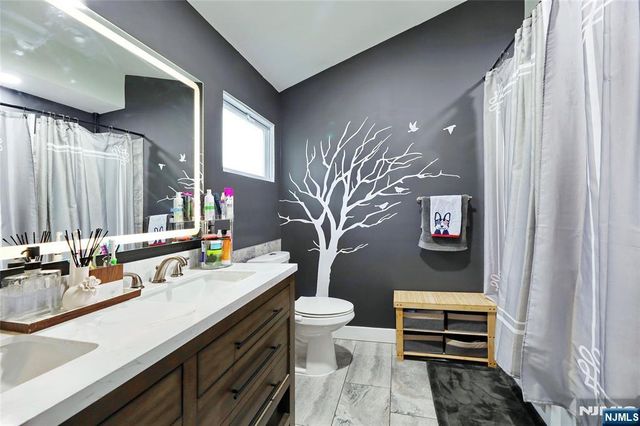 84 Center Avenue, Little Falls, NJ 07424