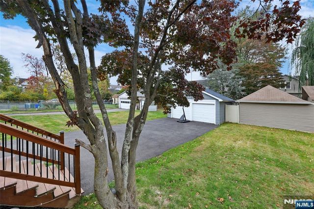 84 Center Avenue, Little Falls, NJ 07424