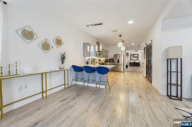 84 Center Avenue, Little Falls, NJ 07424