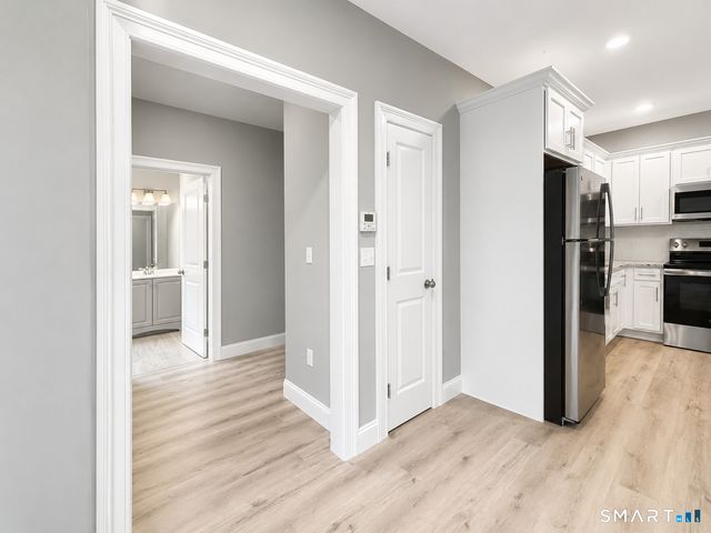 301 Bridgeport Avenue 401, Shelton, CT 06484